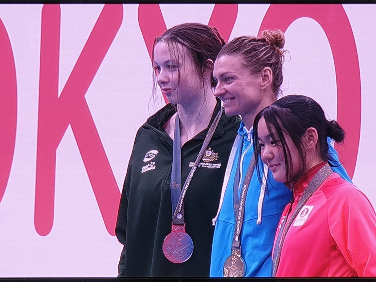 photo 5269474463726636599 y